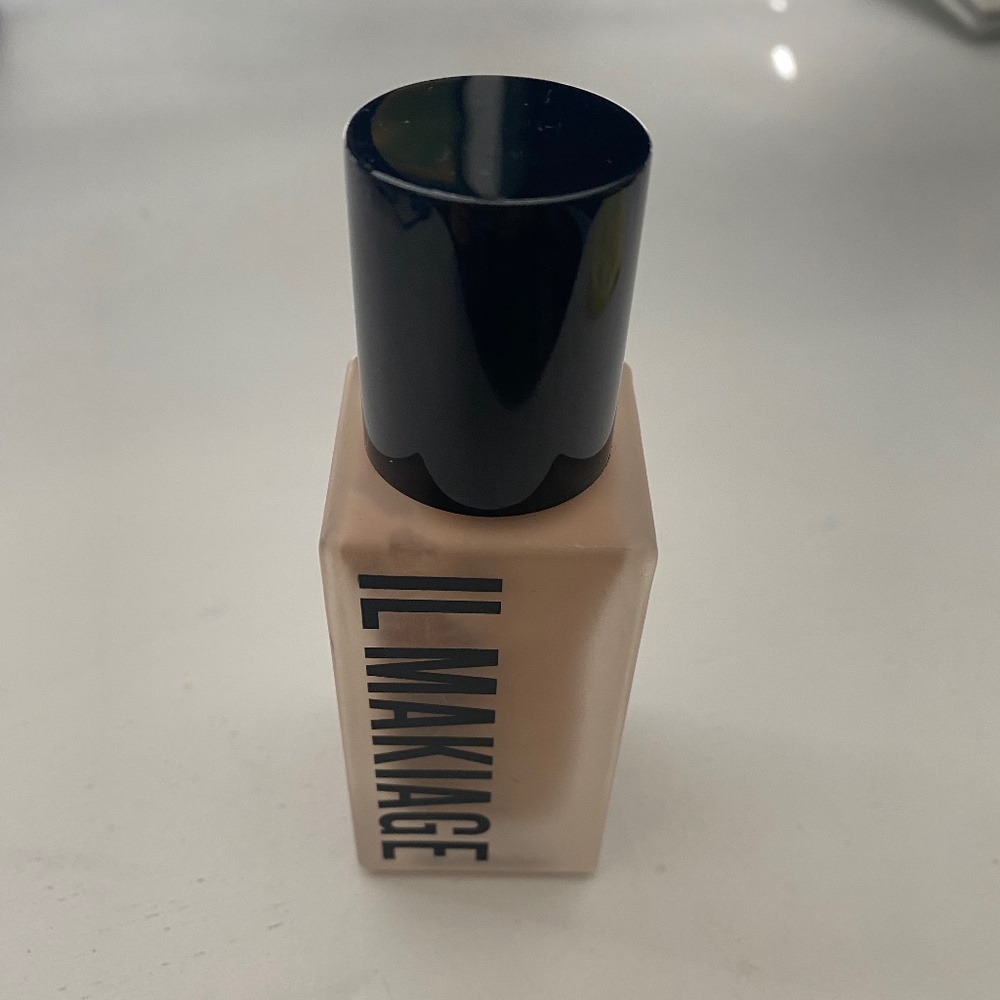 IL MAKIAGE foundation shade 035
